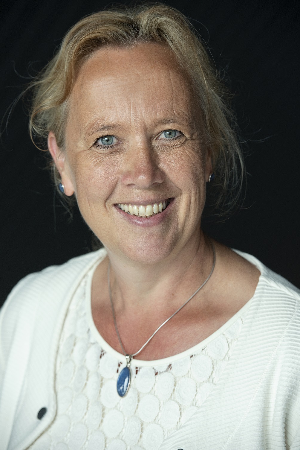 Inge Nieuwenhuizen, portret, zwart, 2018